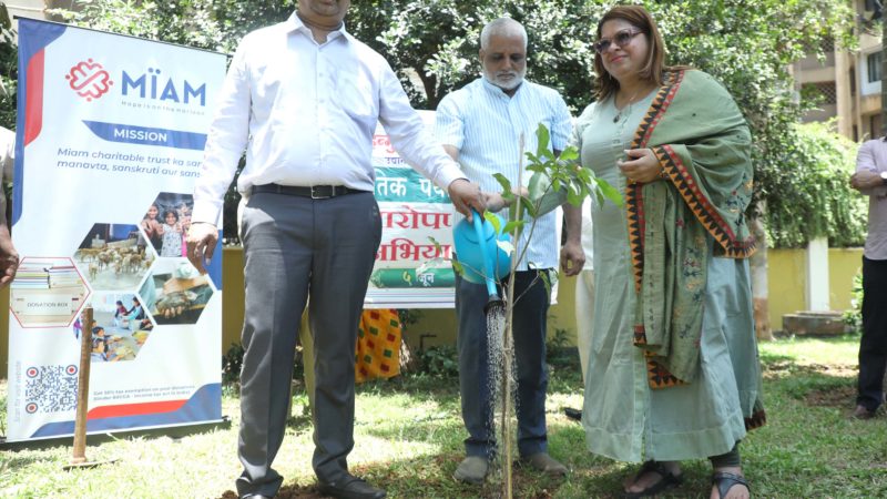 Nitu Joshi of Miam Charitable Trust and Jeetendra Pardeshi of BMC Plant Trees on World Environment Day