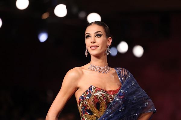 Tanishq illuminates the Grand Finale of India Couture Week 2024 Showcasing Best of its Collections with Falguni Shane Peacock