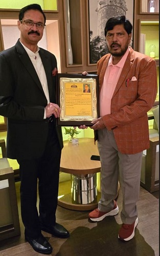 Masala King Dhananjay Datar Receives Bharat Ratna Dr Babasaheb Ambedkar Award 2024 in Dubai