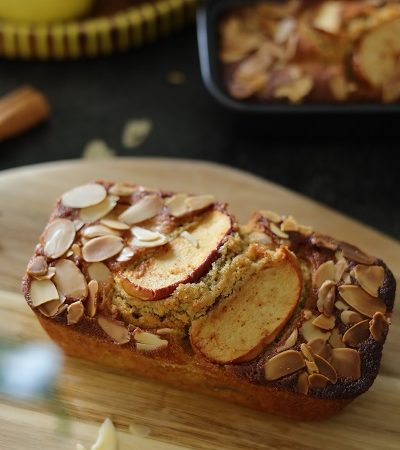 Savor the Season with South African Apples and Pears Cinnamon Tea Cake: A Warm and Comforting Delight