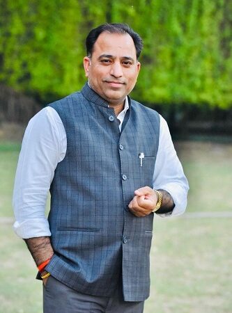 Luxury Farmhouse Living in the Natural Beauty of Ram Rattan Naugaon