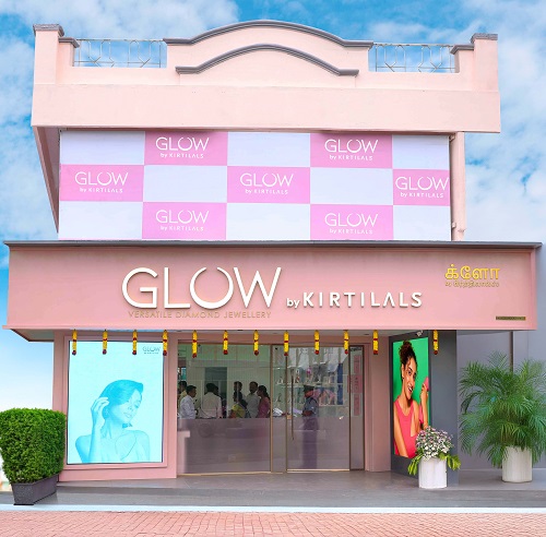 Glow by Kirtilals Shines Bright with the Grand Opening of Its New Showrooms on RKV Road, Erode