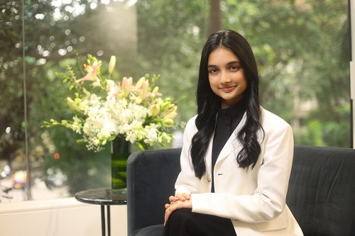 Anandamayi Bajaj – 5th Generation of Shri Jamnalal Bajaj, Becomes The First Woman Leader To Join Bajaj Group