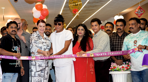 Cristiano Ronaldo's Sister Elma Aveiro Visits Chemmanur International Jewellers, Keralam