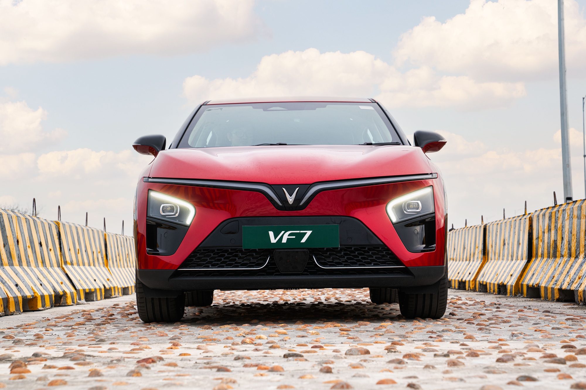 5 Things to Consider When Parking in a Tight Space – and How VinFast Can Help